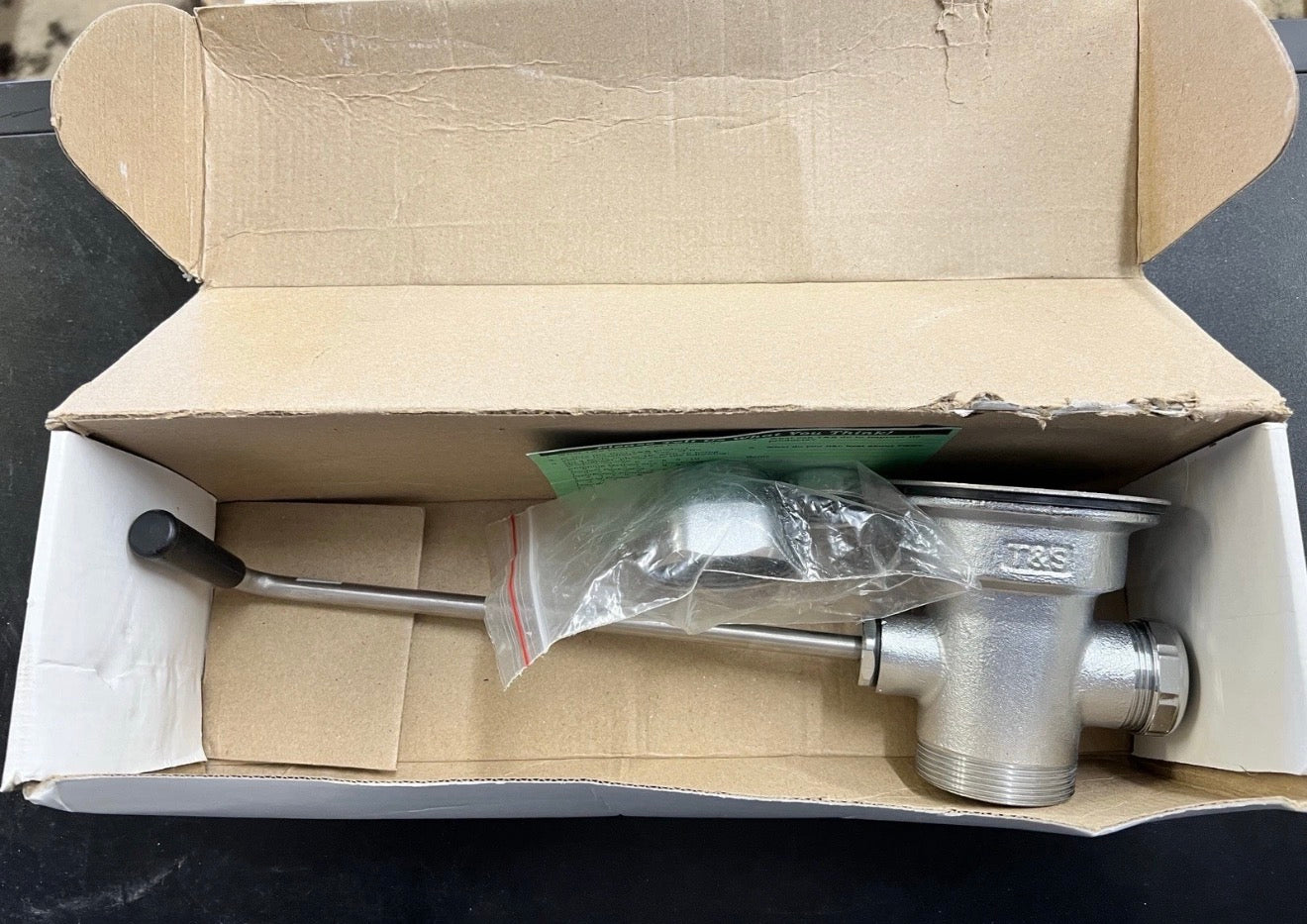 T&S Brass B-3940 3-in.Waste Drain Valve with Twist Handle and NPTAdapter