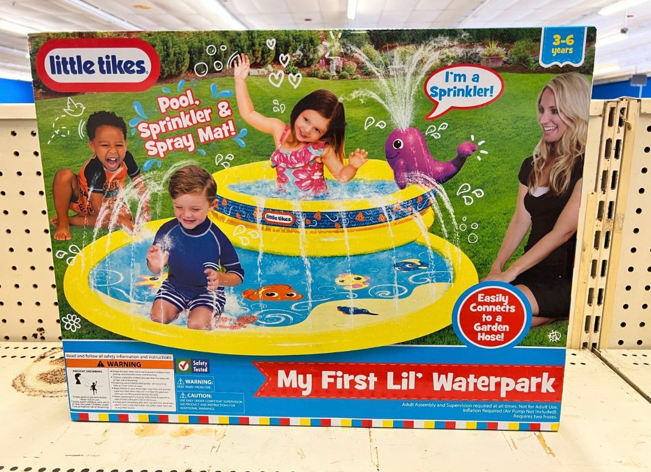 Little Tikes My First Lil Water Park, Round Splash Pool with Whale Sprinkler